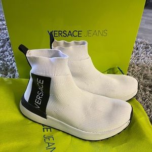 Versace jeans sneakers size 35 (us 5 or 5,5)